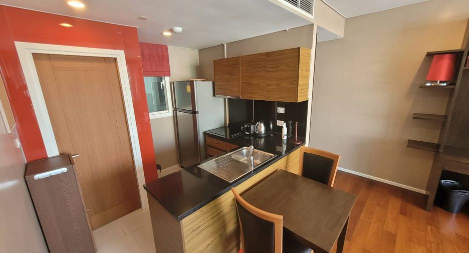 For rent 2 bedrooms condo in Watthana, Bangkok