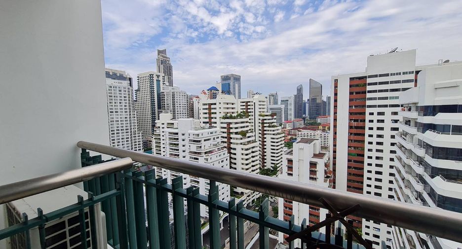 For rent 2 bedrooms condo in Watthana, Bangkok
