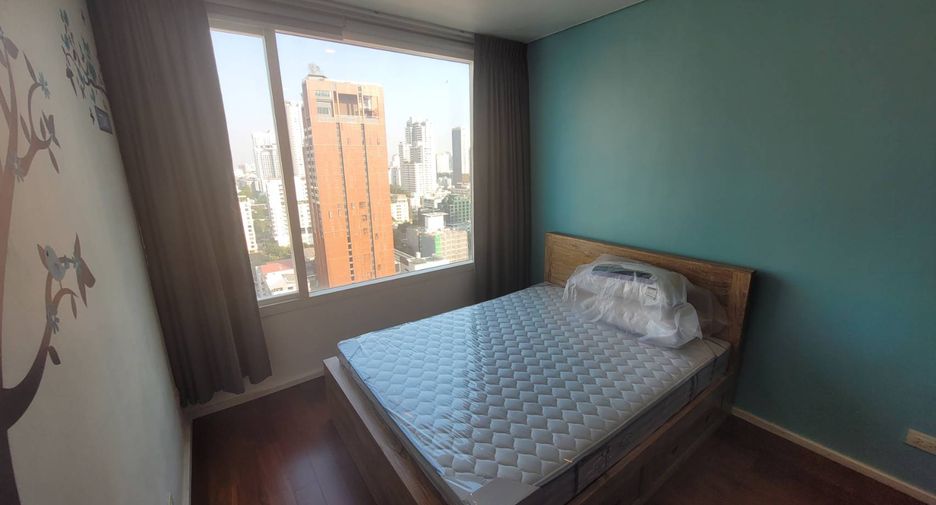 For rent 2 bedrooms condo in Watthana, Bangkok