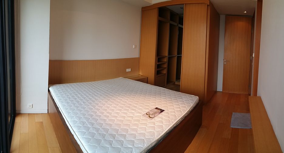 For rent 2 bedrooms condo in Sathon, Bangkok