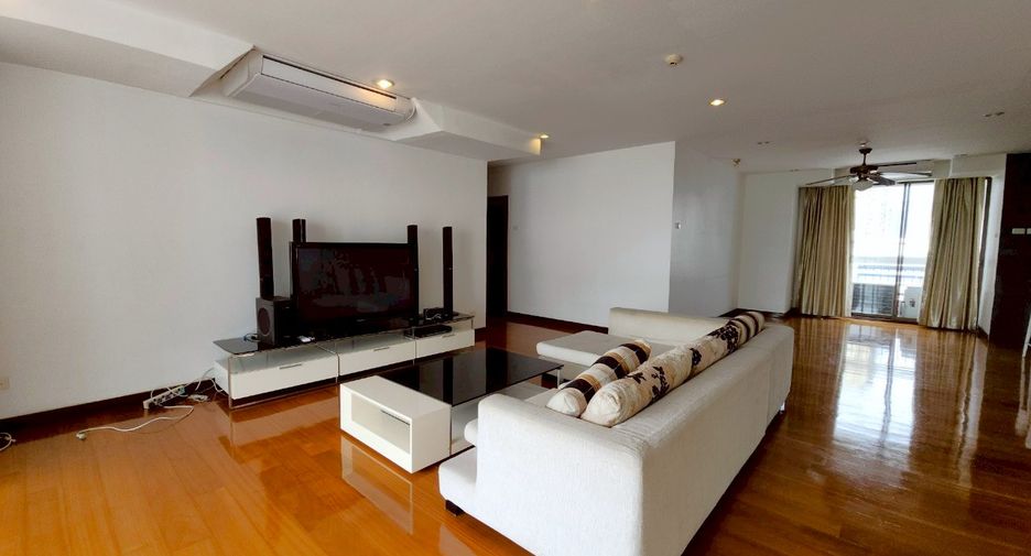 For rent 3 bedrooms condo in Watthana, Bangkok