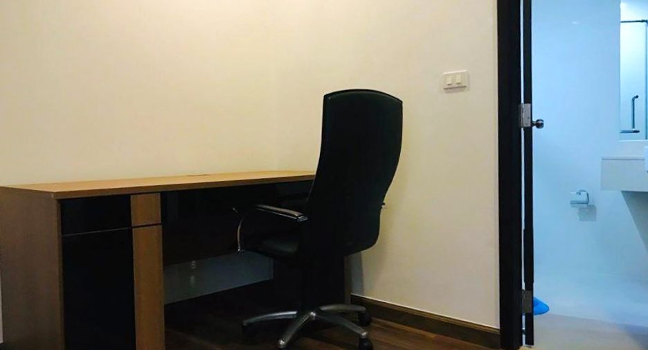 For rent 2 bedrooms condo in Pathum Wan, Bangkok
