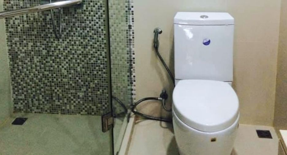 For rent 2 bedrooms condo in Pathum Wan, Bangkok
