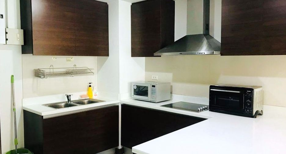 For rent 2 bedrooms condo in Pathum Wan, Bangkok