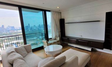 À louer 3 chambres condo à Khlong Toei, Bangkok