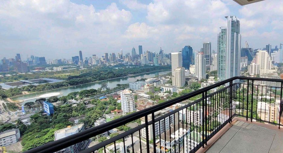 À louer 3 chambres condo à Khlong Toei, Bangkok