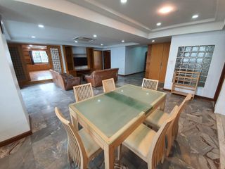 Condo en alquiler de 3 habitaciones en Watthana, Bangkok