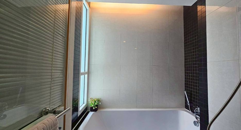 For rent 1 bed condo in Watthana, Bangkok