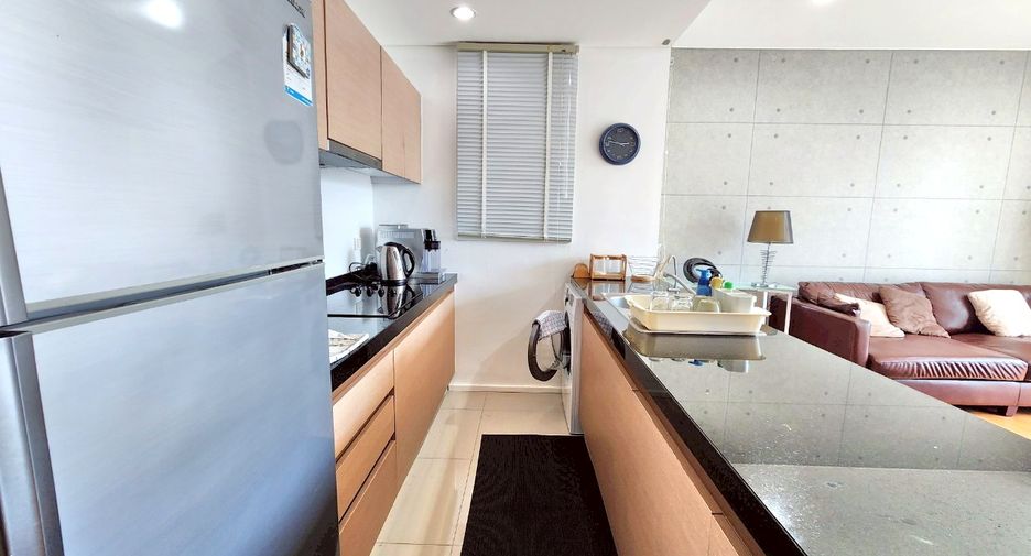 For rent 3 bedrooms condo in Watthana, Bangkok