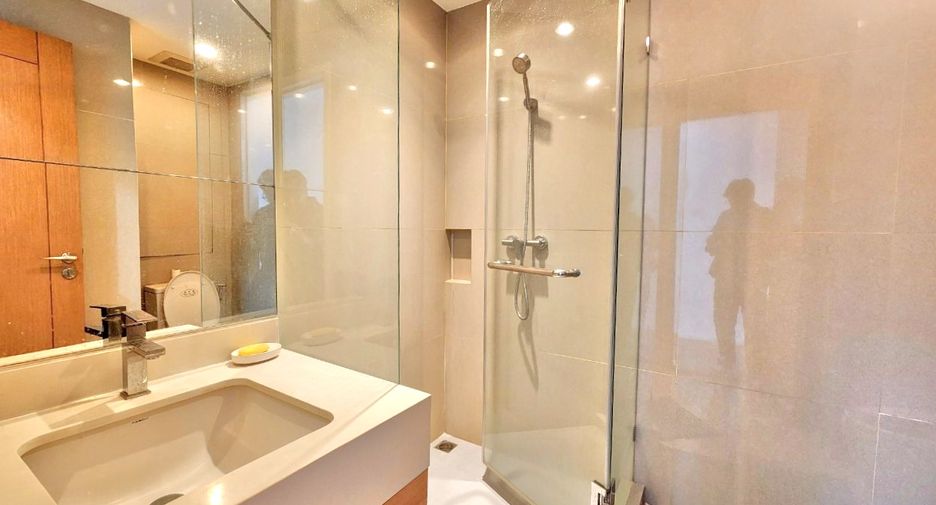 For rent 3 bedrooms condo in Watthana, Bangkok