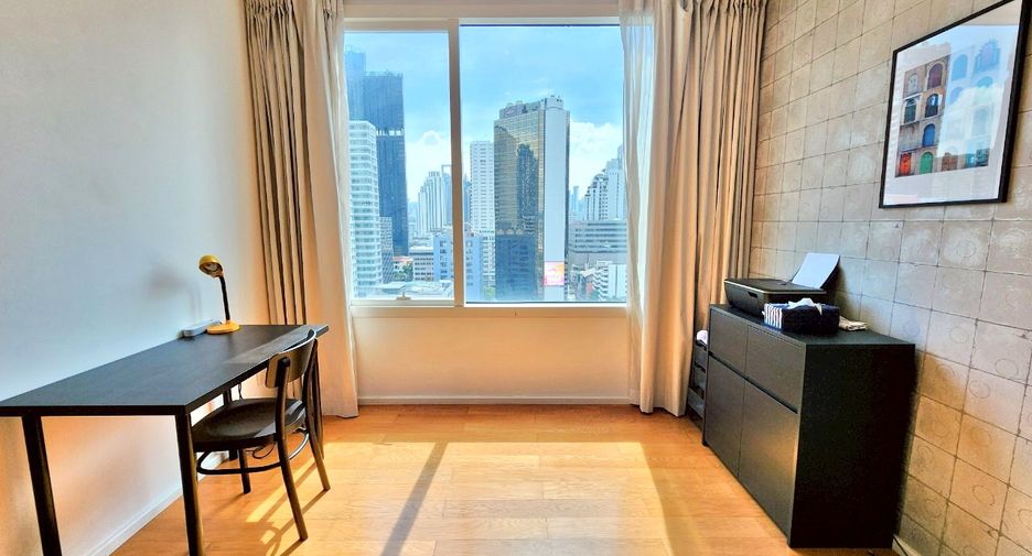 For rent 3 bedrooms condo in Watthana, Bangkok