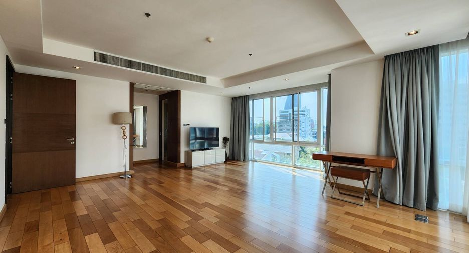 Condo en alquiler de 4 habitaciones en Khlong Toei, Bangkok