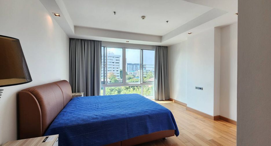 Condo en alquiler de 4 habitaciones en Khlong Toei, Bangkok