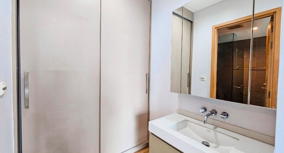 For rent and for sale 2 bedrooms condo in Khlong Toei, Bangkok