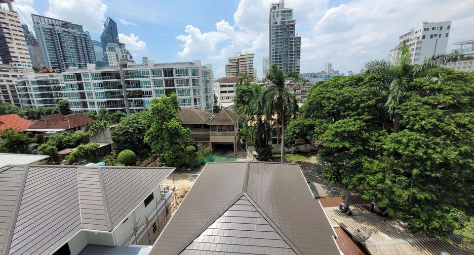 Condo en alquiler de 2 habitaciones en Khlong Toei, Bangkok