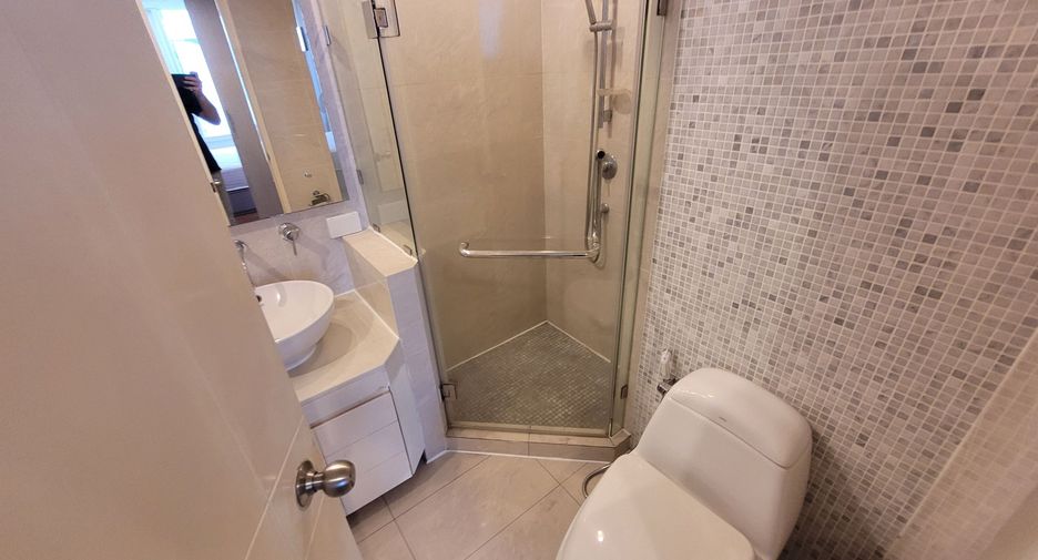 Wohnung zur Miete mit 2 Zimmer in Khlong Toei, Bangkok