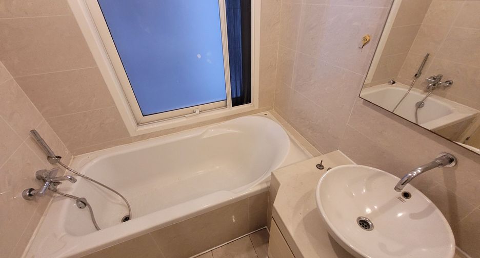 Wohnung zur Miete mit 2 Zimmer in Khlong Toei, Bangkok
