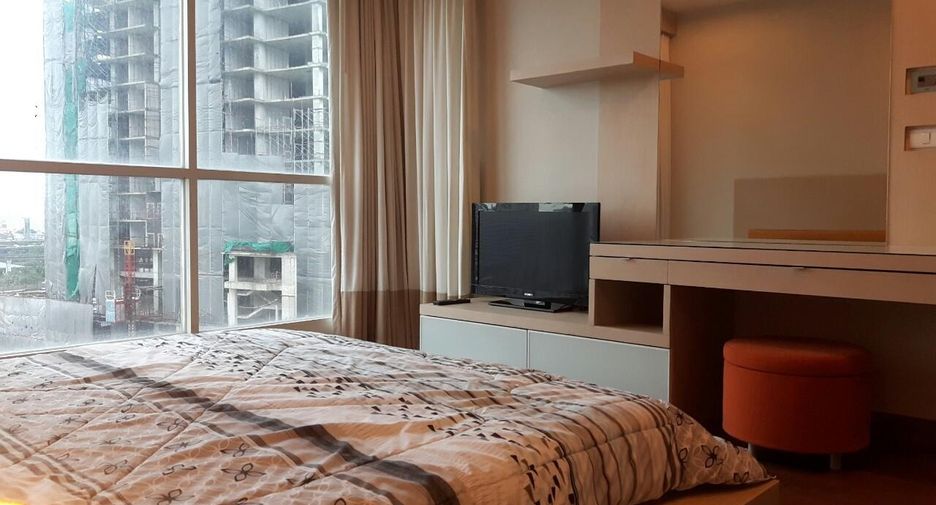 For rent 2 bedrooms condo in Pathum Wan, Bangkok