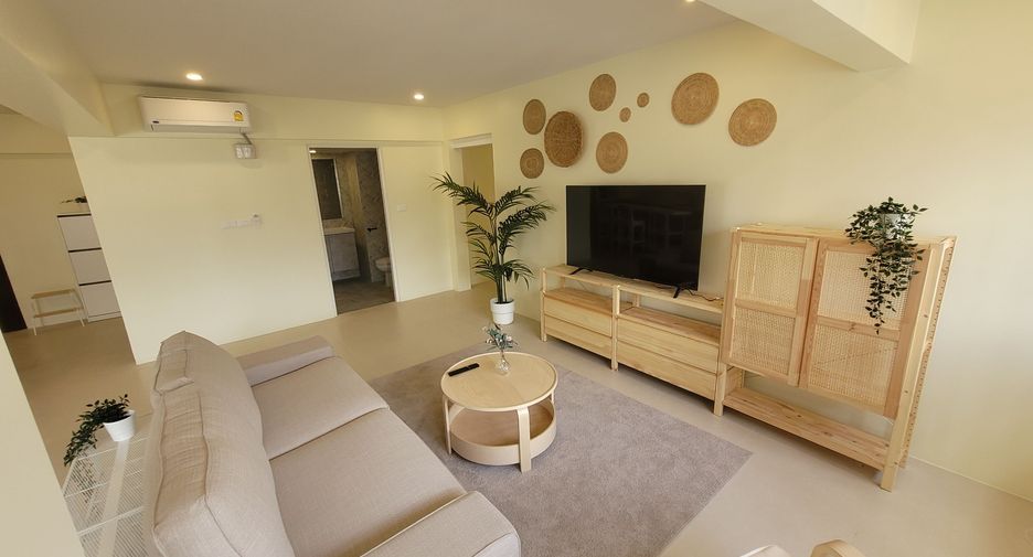 For rent 3 bedrooms condo in Watthana, Bangkok