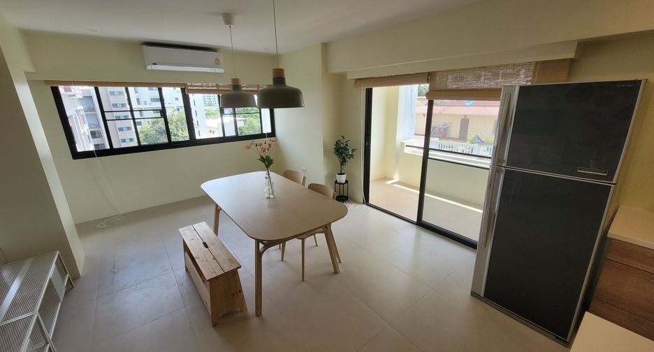 For rent 3 bedrooms condo in Watthana, Bangkok