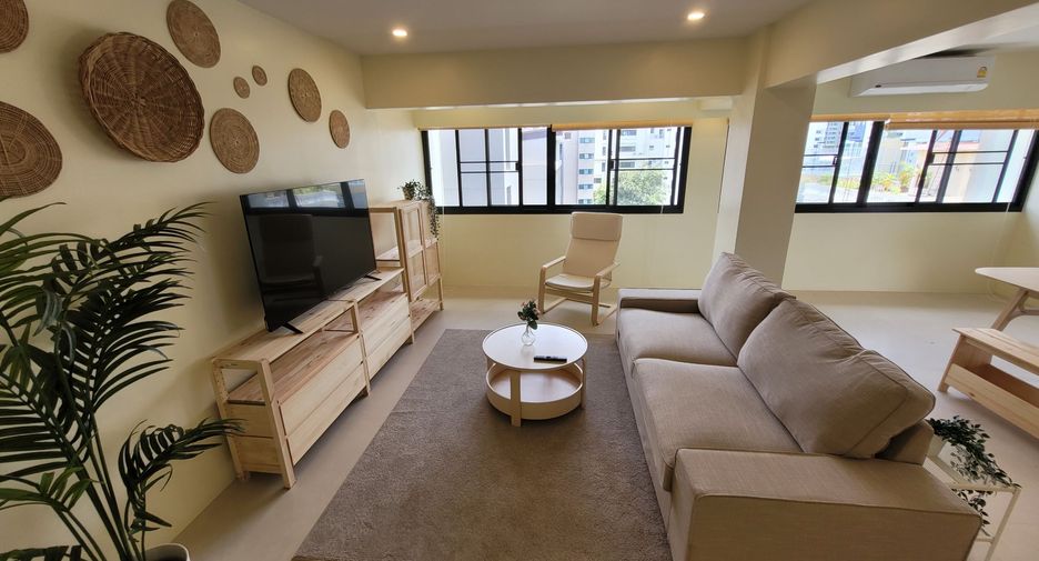 For rent 3 bedrooms condo in Watthana, Bangkok