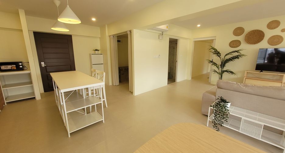 For rent 3 bedrooms condo in Watthana, Bangkok