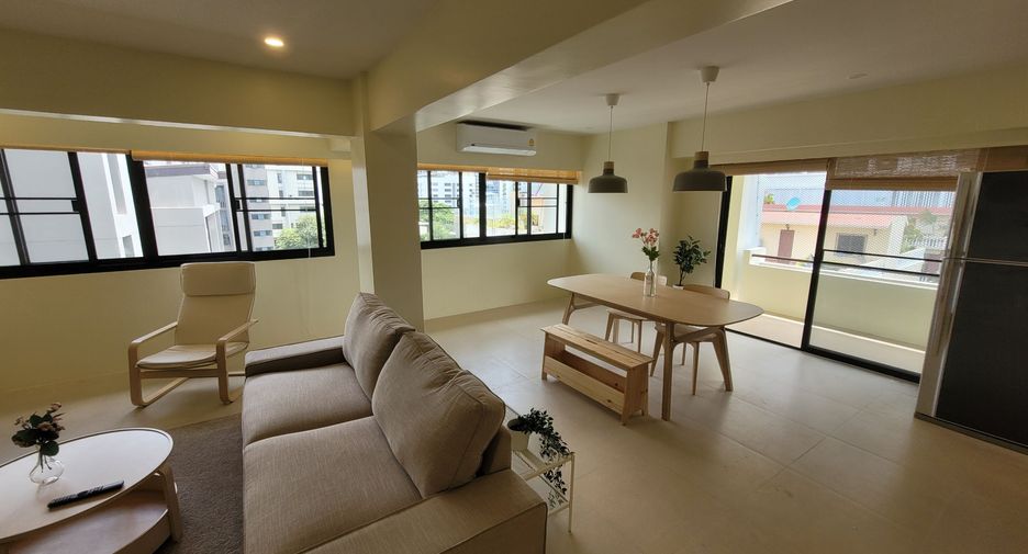 For rent 3 bedrooms condo in Watthana, Bangkok