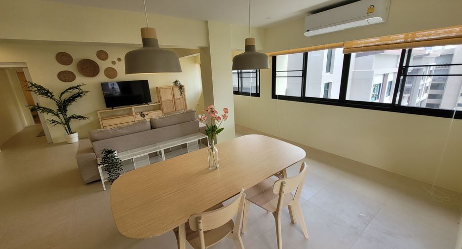For rent 3 bedrooms condo in Watthana, Bangkok