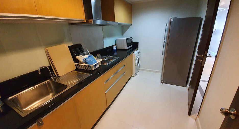 For rent 2 bedrooms condo in Watthana, Bangkok