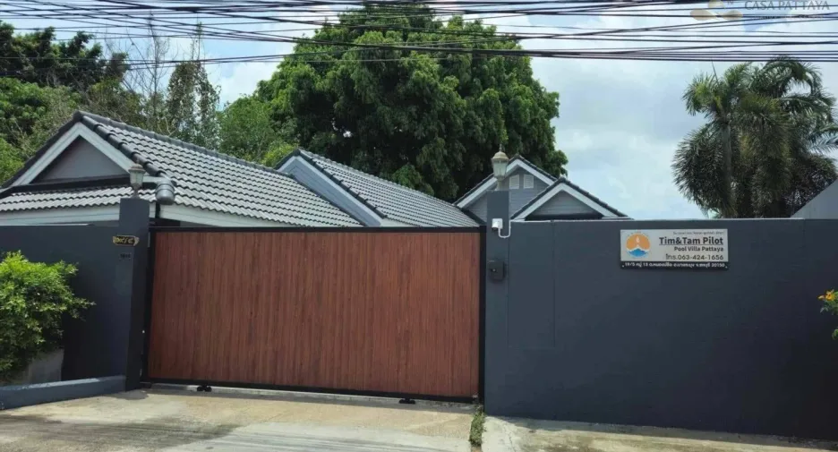 For rent 4 bedrooms villa in Bang Lamung, Chonburi