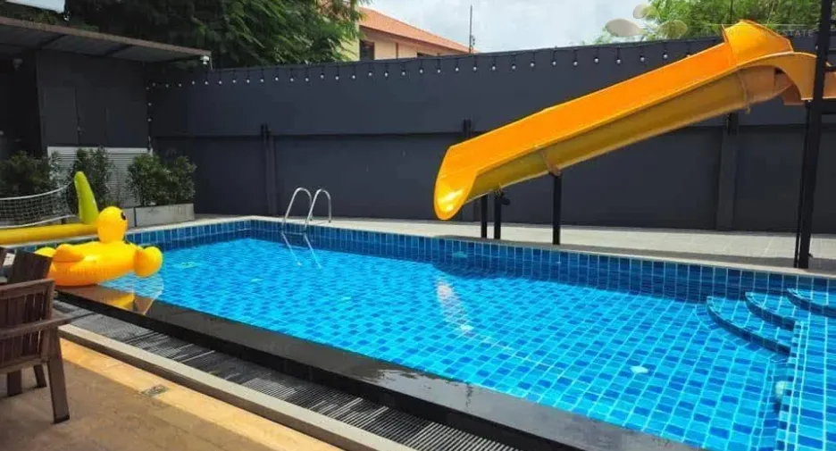 For rent 4 bedrooms villa in Bang Lamung, Chonburi