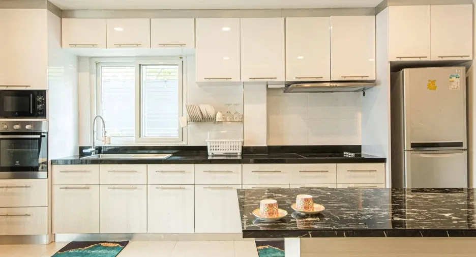 For rent 4 bedrooms villa in Bang Lamung, Chonburi