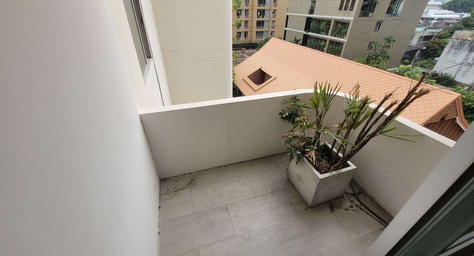 For rent 3 bedrooms condo in Watthana, Bangkok