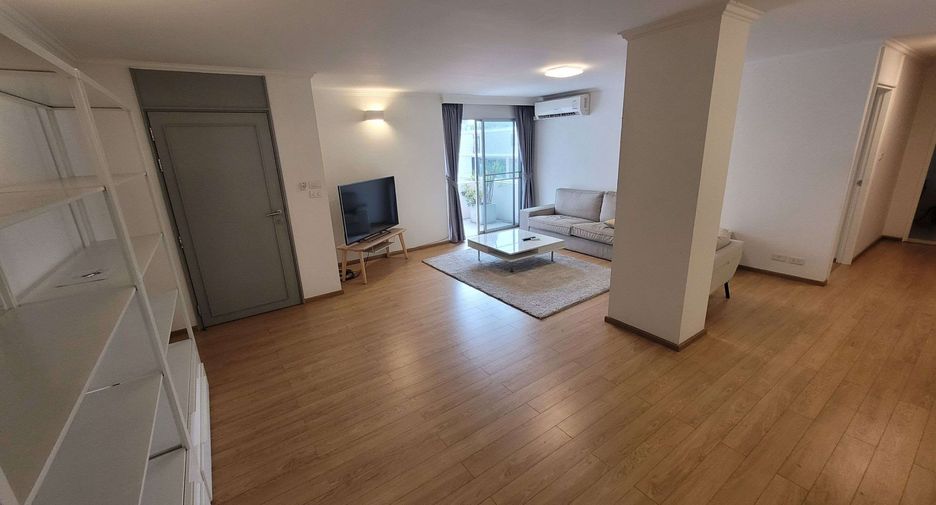 For rent 3 bedrooms condo in Watthana, Bangkok