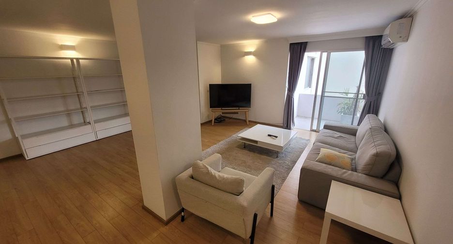 For rent 3 bedrooms condo in Watthana, Bangkok