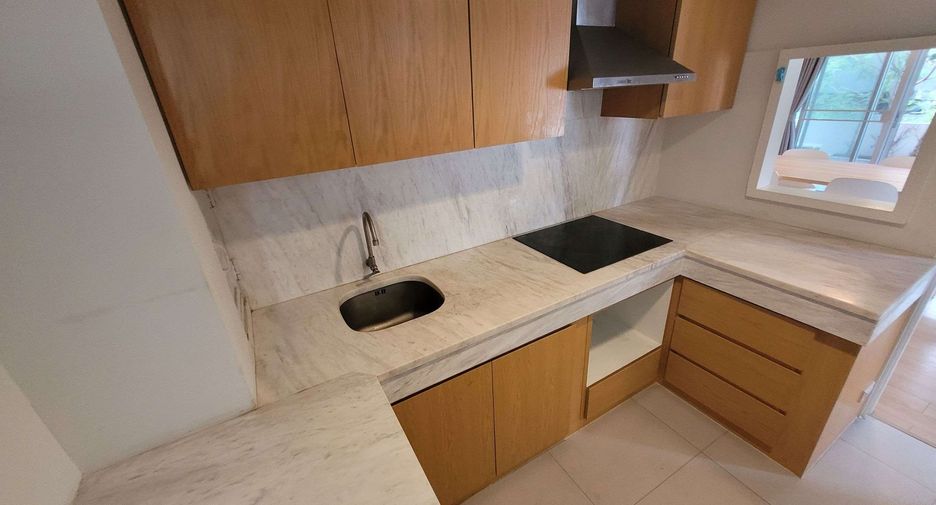 For rent 3 bedrooms condo in Watthana, Bangkok
