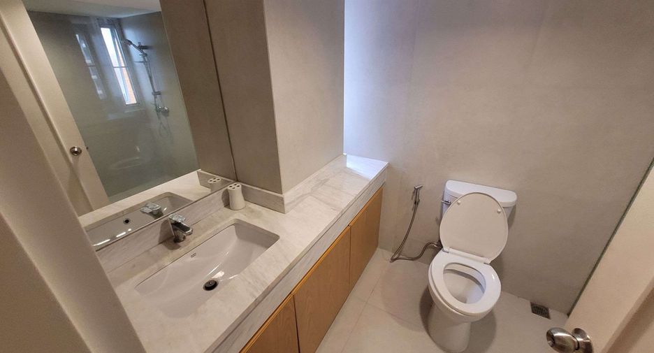 For rent 3 bedrooms condo in Watthana, Bangkok