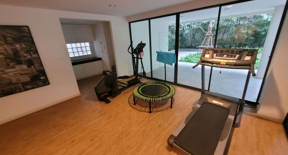 For rent 3 bedrooms condo in Watthana, Bangkok