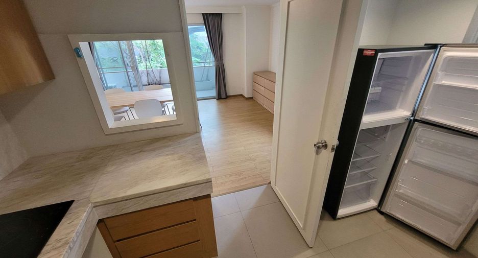For rent 3 bedrooms condo in Watthana, Bangkok