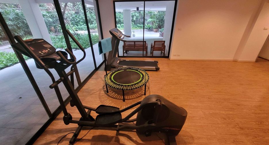 For rent 3 bedrooms condo in Watthana, Bangkok