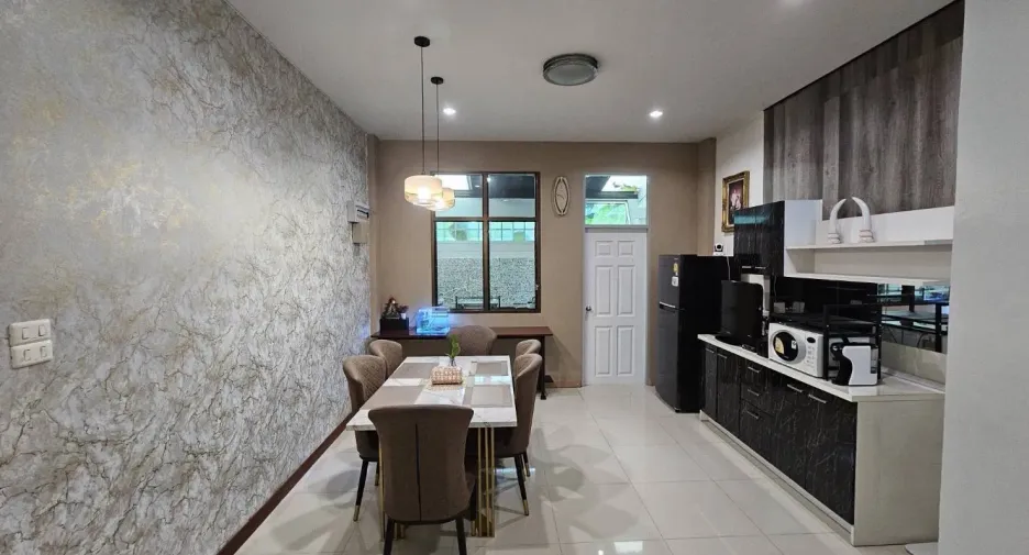 Reihenhaus zur Miete und zum Kauf mit 3 Zimmer in Mueang Nonthaburi, Nonthaburi