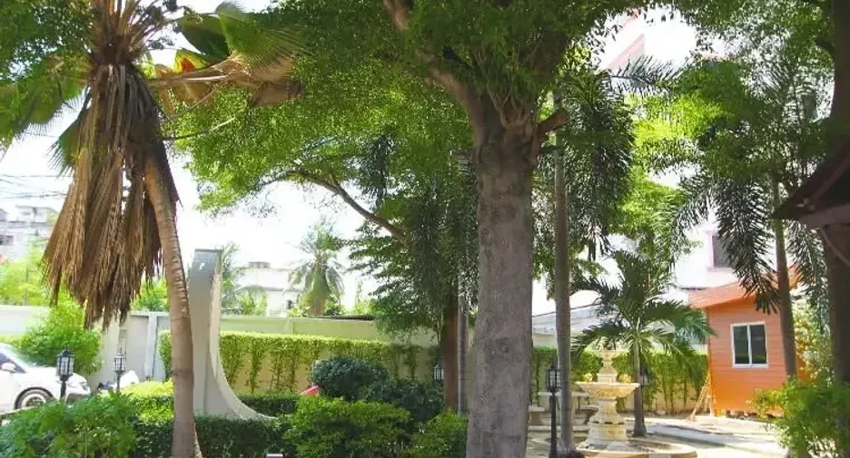 Reihenhaus zur Miete und zum Kauf mit 3 Zimmer in Mueang Nonthaburi, Nonthaburi