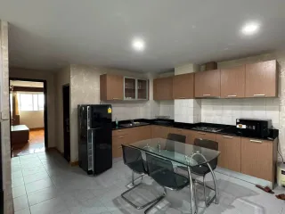 À louer 2 chambres condo à Suan Luang, Bangkok