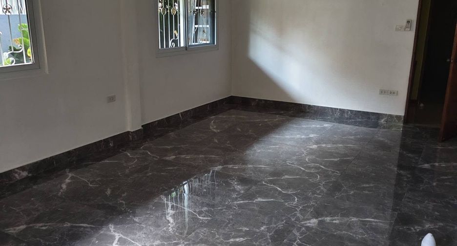 For sale 4 bedrooms house in Bang Lamung, Chonburi