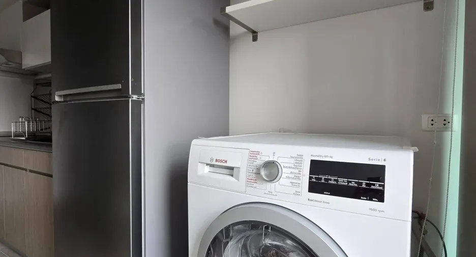 For rent 2 bedrooms condo in Huai Khwang, Bangkok