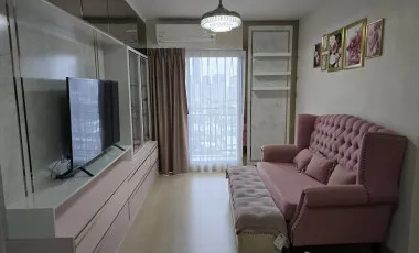 For rent 2 bedrooms condo in Huai Khwang, Bangkok