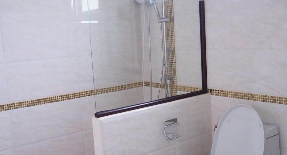 For sale and for rent 6 bedrooms villa in San Sai, Chiang Mai
