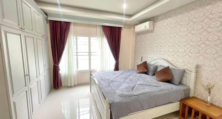 For sale and for rent 6 bedrooms villa in San Sai, Chiang Mai