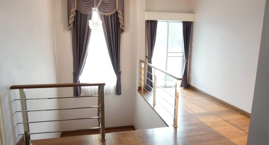 For sale and for rent 6 bedrooms villa in San Sai, Chiang Mai