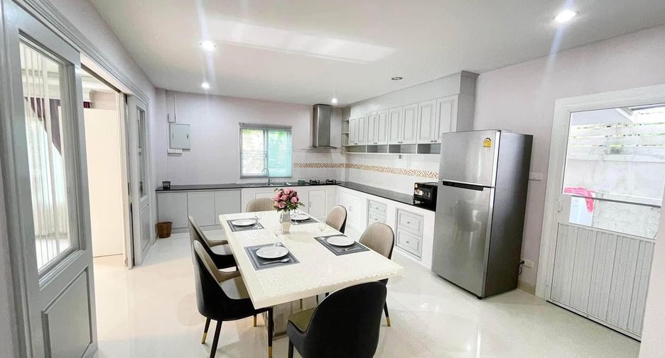 For sale and for rent 6 bedrooms villa in San Sai, Chiang Mai